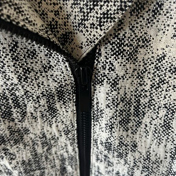 Classiques Entier Tweed Moto Jacket
Linen Blend Women's size L - Picture 9 of 10